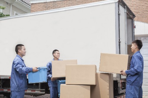 Customer raising a moving service concern for formal handling